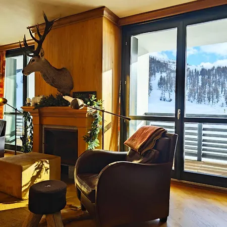 Hostdomus - 007 Luxury Apartmán Sestriere