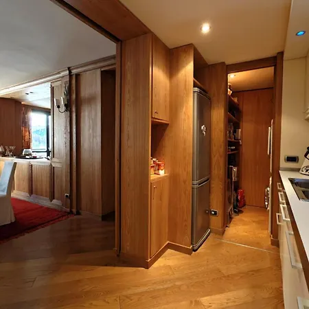 Hostdomus - 007 Luxury Apartman